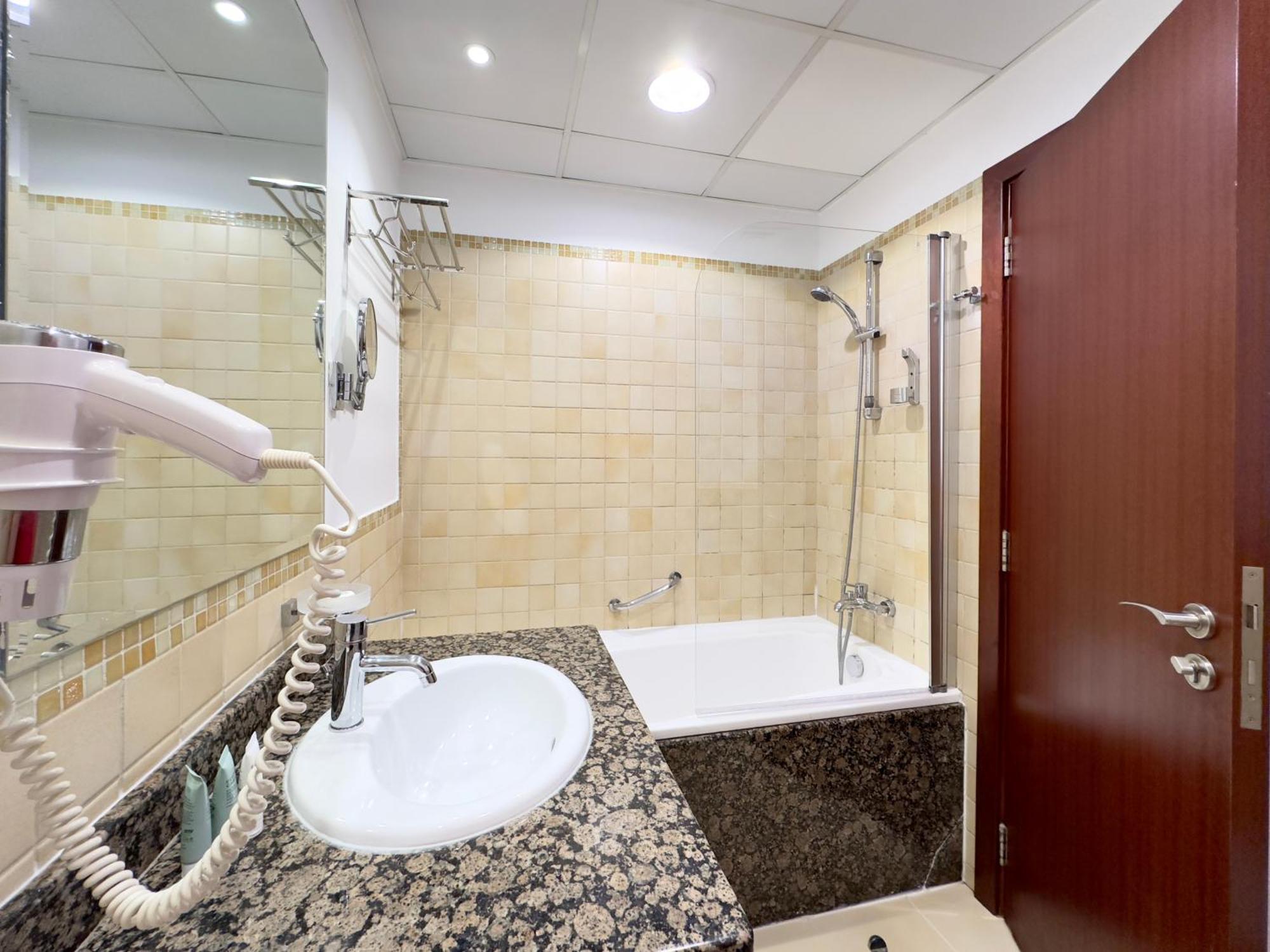 Dar Vacation - Great Spacious 2br In Jumeirah Beach Apartment